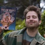 Marcos Bueno, autor de 'Taylor Swift: un diario swiftie'