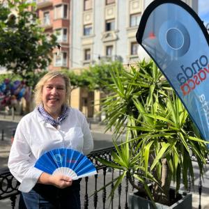 Mari José Blanco, alcaldesa de Portugalete, en el programa exterior de Onda Vasca por la Virgen de la Guía