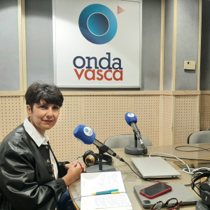 Maribel Vaquero en los estudios de ONDA VASCA