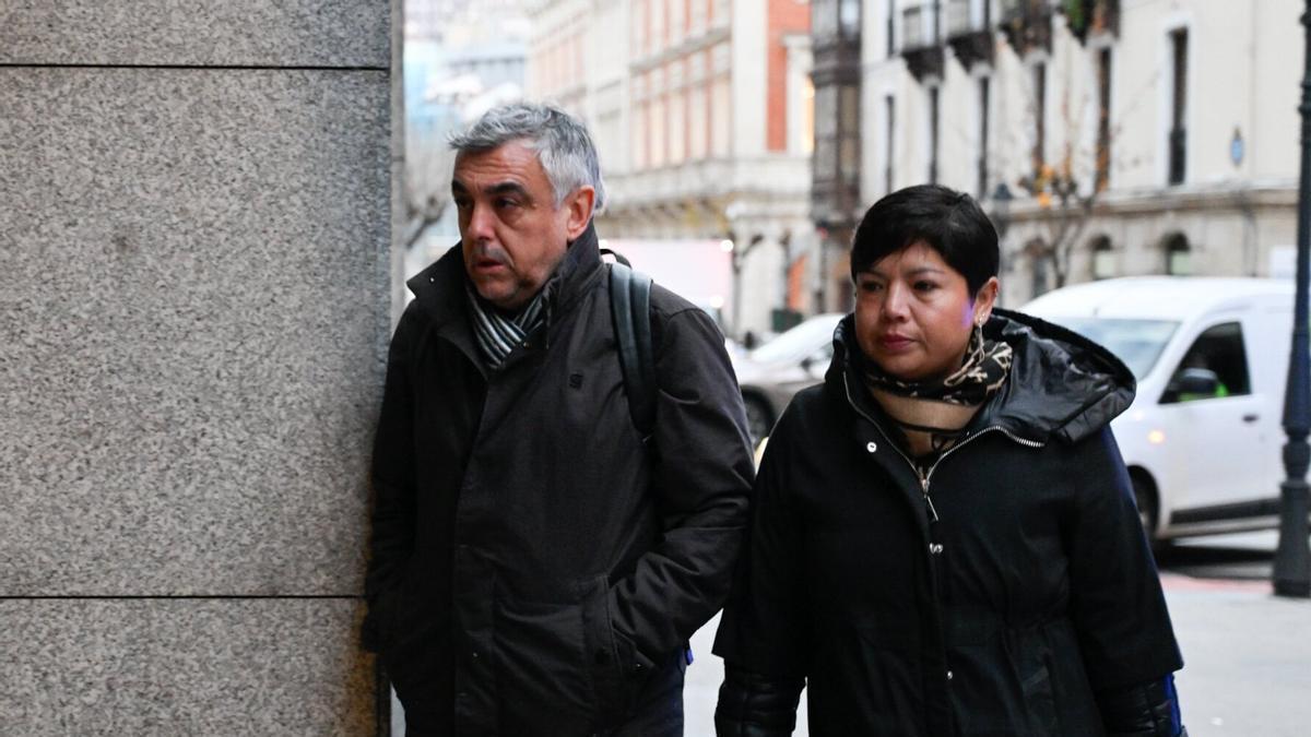 Mario López, accediendo al Palacio de Justicia en la primera sesión del juicio por un presunto delito de abusos sexuales. Oskar Gonzalez