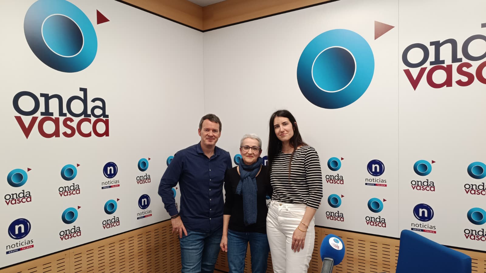 Marta Macho junto a Txema Gutiérrez e Iranzu Calvo