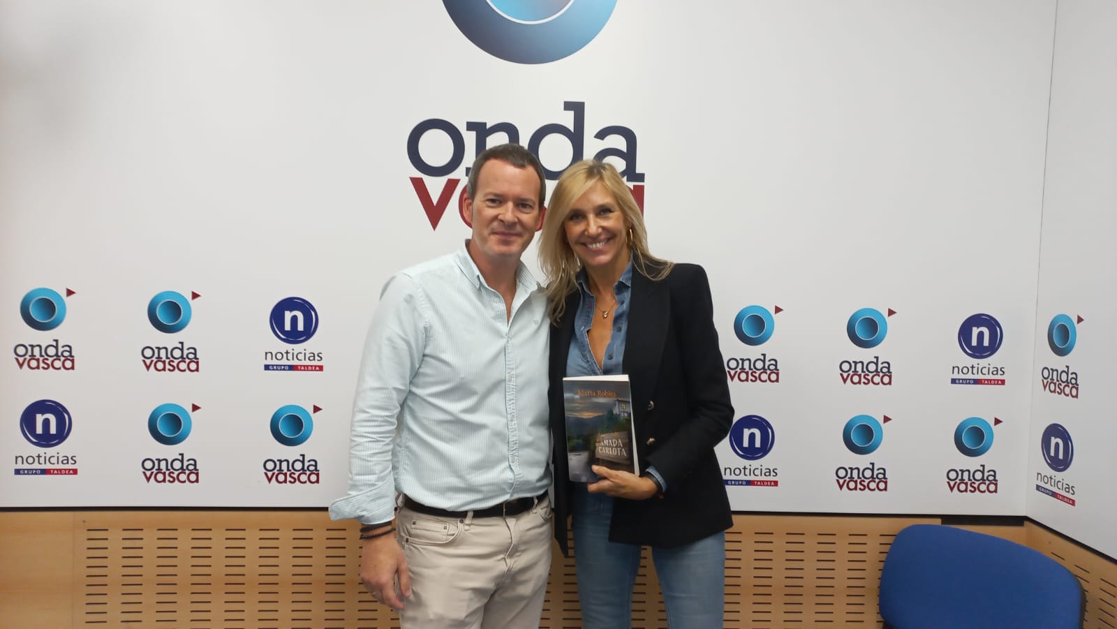 Marta Robles nos presenta 'Amada Carlota'