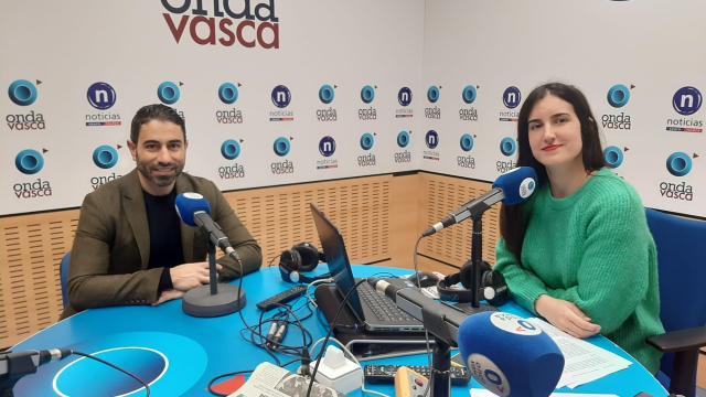 Massimo Cermelli con Iranzu Calvo en los estudios de ONDA VASCA Massimo Cermelli con Iranzu Calvo en los estudios de ONDA VASCA