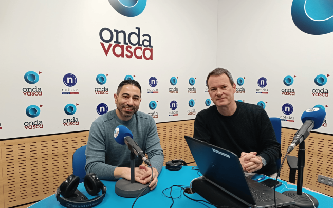 Massimo Cermelli con Txema Gutiérrez en los estudios de ONDA VASCA