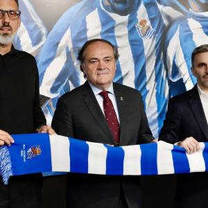 Matarazzo, junto a Aperribay y Bretos en la presentación de ayer. JAVI COLMENERO