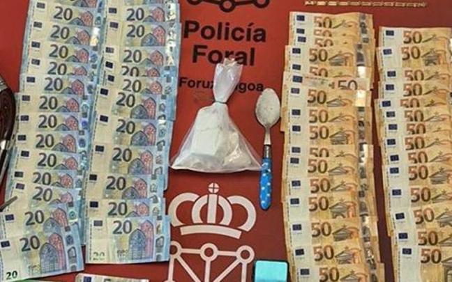Material incautado por la Policía Foral / Diario de Noticias de Navarra