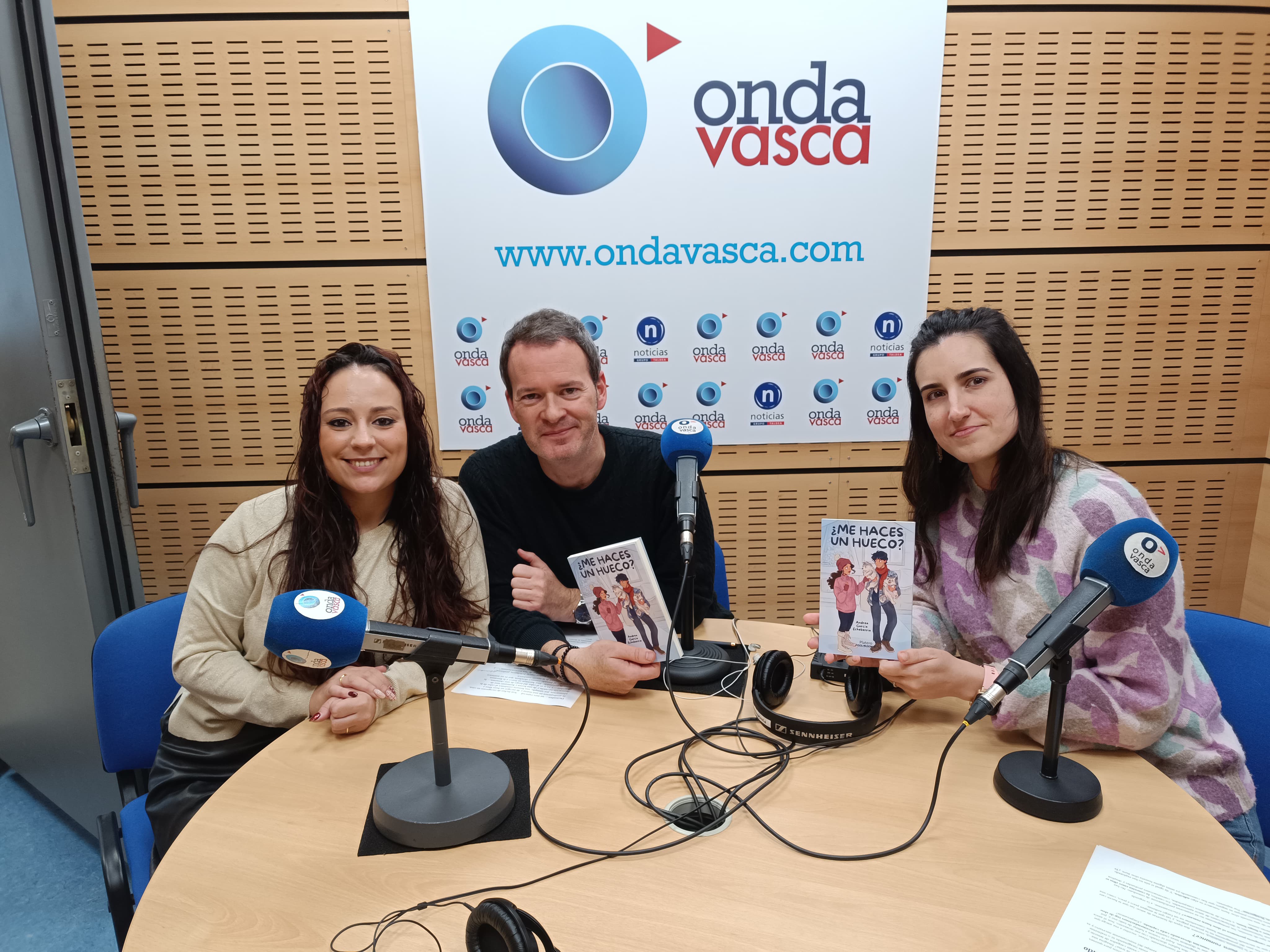 Andrea Garcia Echeberria nos presenta "¿Me haces un hueco?"