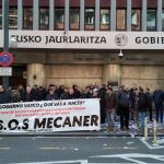 Trabajadores de Mecaner se movilizan frente al Gobierno vasco. COMITÉ DE EMPRESA