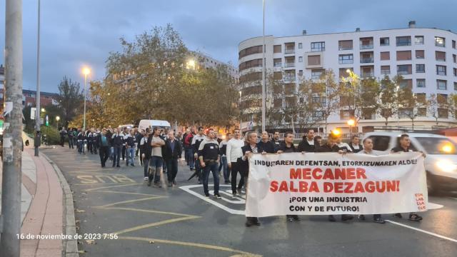 La plantilla de Mecaner se manifiesta en los alrededores del BEC