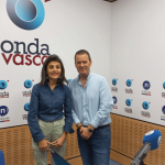 Nerea Melgosa con Txema Gutiérrez en los estudios de ONDA VASCA