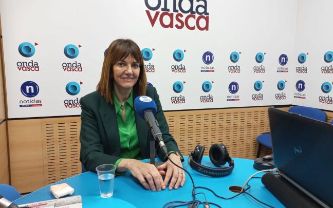 Idoia Mendia en los estudios de ONDA VASCA
