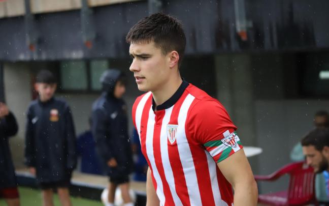 Mikel Mendibe durante un partido con el Bilbao Athletic. Foto AC Mikel Mendibe durante un partido con el Bilbao Athletic. Foto AC
