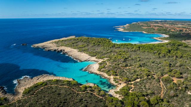 Playas de "Enfocada Son Saura" en Menorca. Playas de "Enfocada Son Saura" en Menorca.