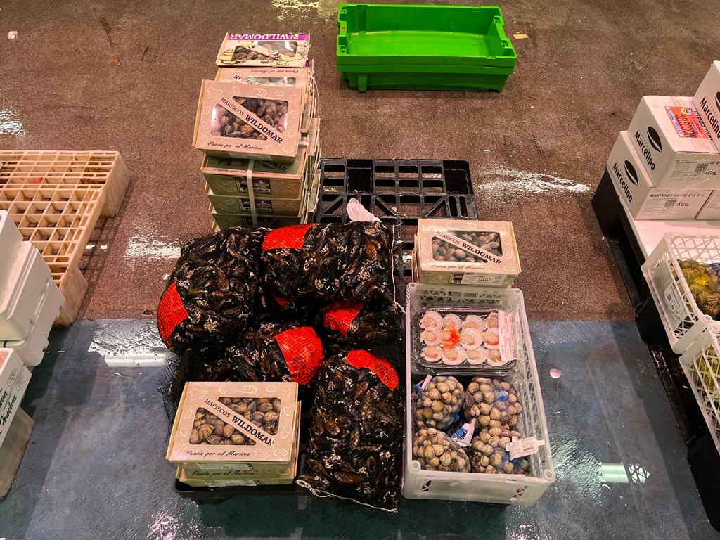 Cajas de marisco en Mercabilbao. ONDA VASCA