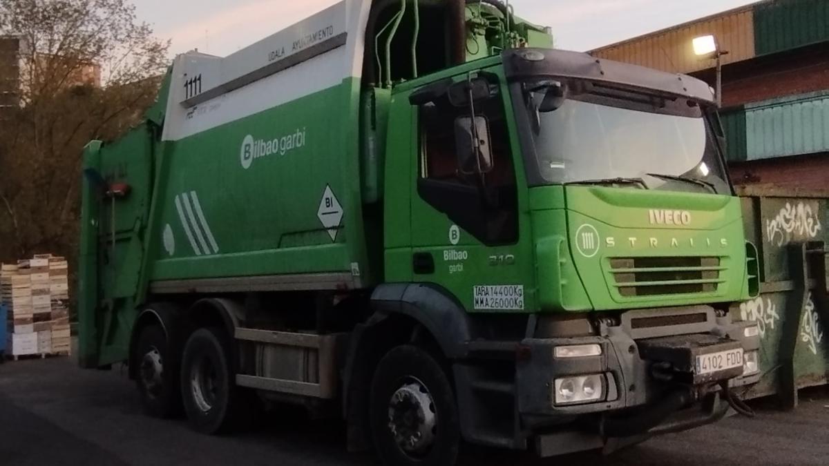 Camión de residuos de Bilbao Garbi