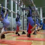 Participantes en un curso de pilates aéreo en Miribilla | Bilbao Udala