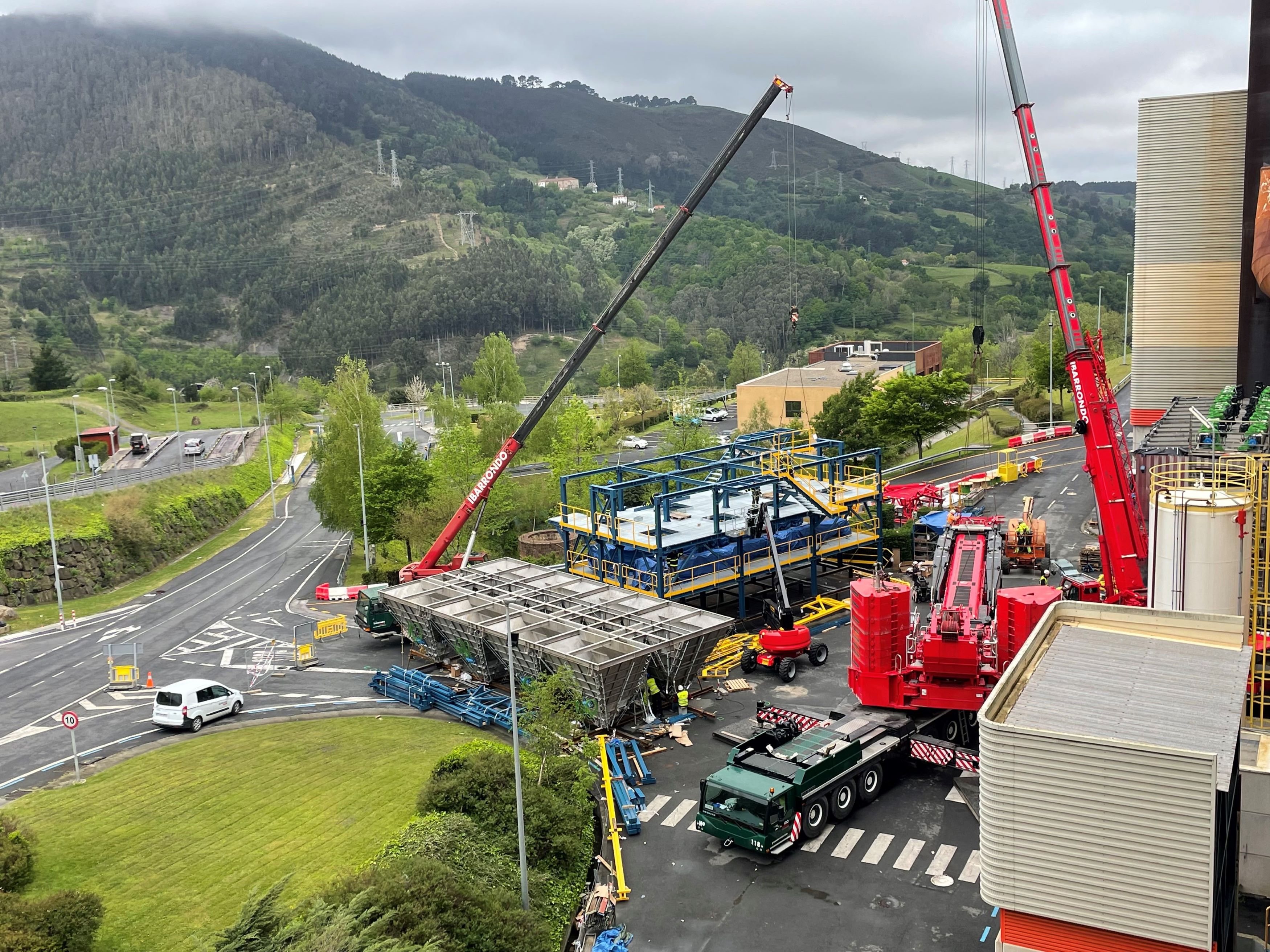 Montaje e izado del Filtro de Mangas de Zabalgarbi