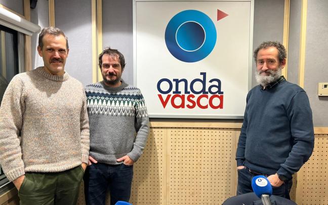 Jon Garaño, Aitor Arregi y Jose Mari Goenaga en los estudios de ONDA VASCA Jon Garaño, Aitor Arregi y Jose Mari Goenaga en los estudios de ONDA VASCA