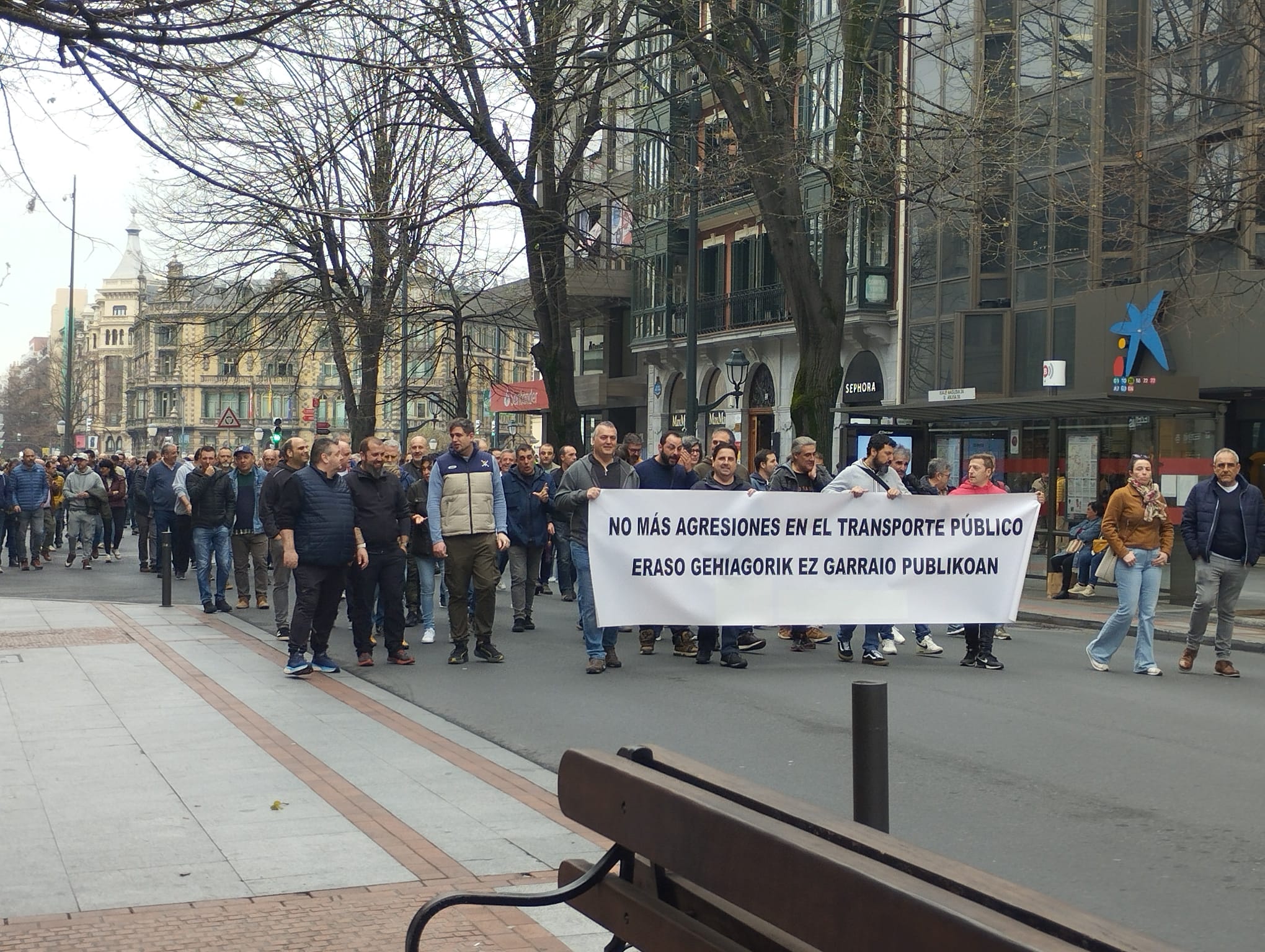 La plantilla de Bizkaibus y Euskotren se moviliza por las agresiones a su personal. ONDA VASCA