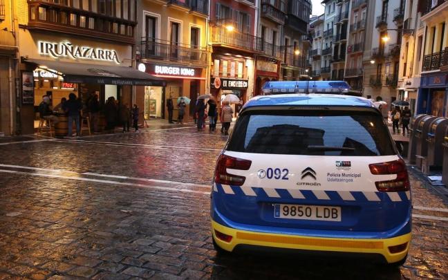 Un vehículo de la Policía Municipal. Javier Bergasa