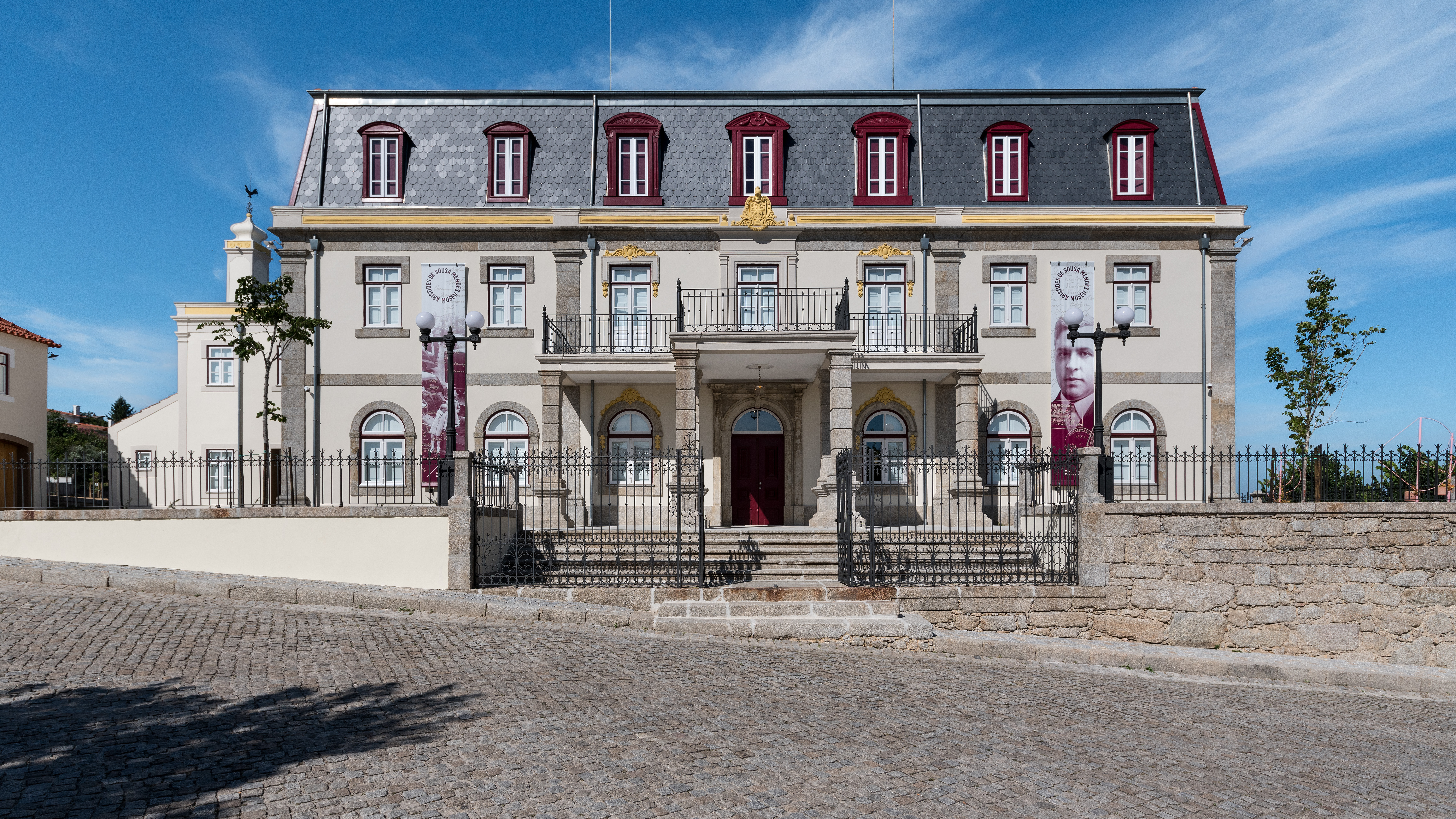 Fachada del Museo Aristides de Sousa Mendes. Fachada del Museo Aristides de Sousa Mendes./ Marta Ferreira