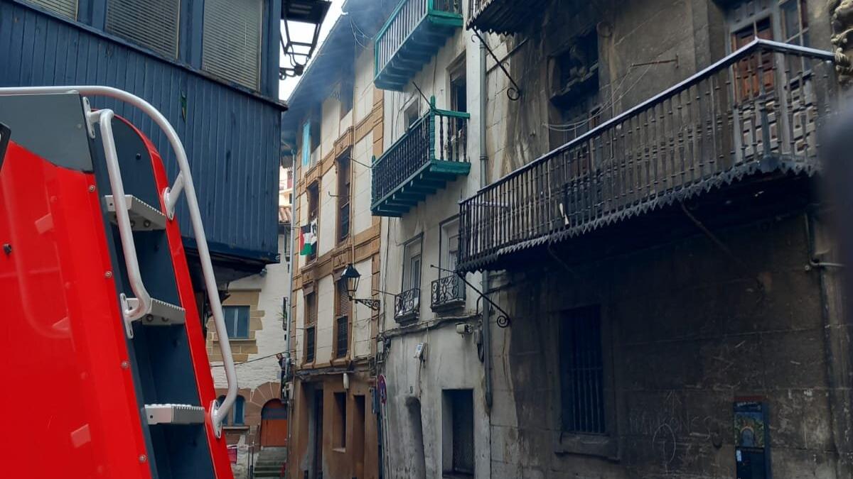 Edificio incendiado de Mutriku. ONDA VASCA