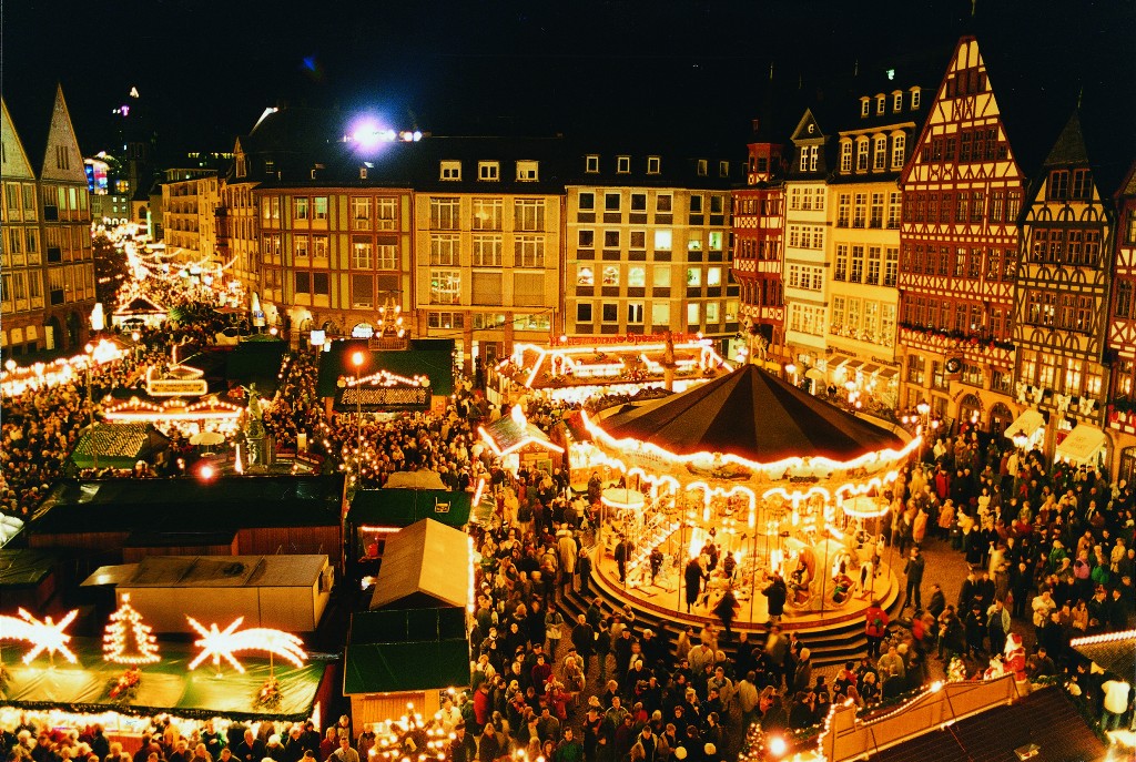 Mercado navideño en la plaza Römerberg