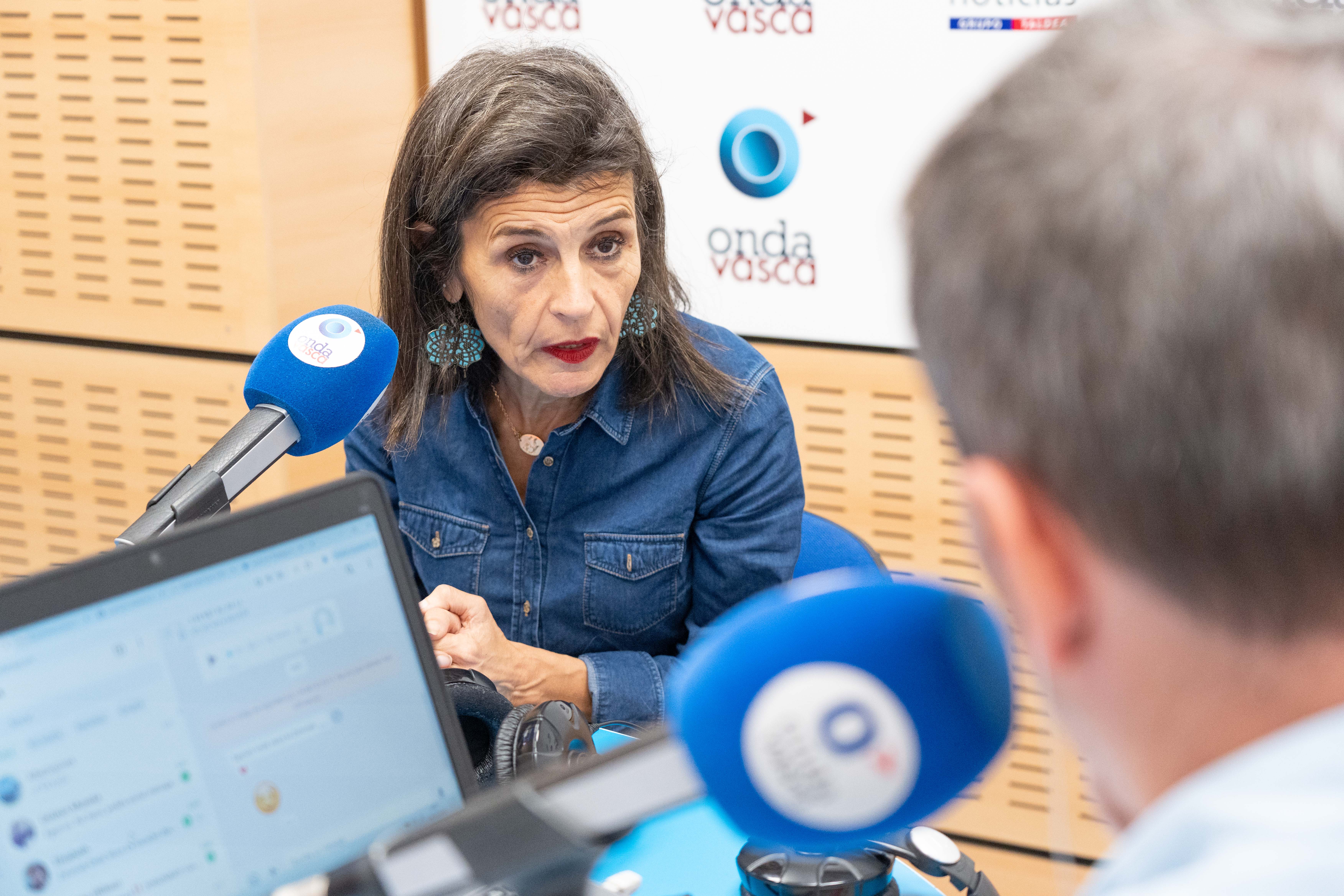 La consejera de Bienestar, Juventud y Reto Demográfico, Nerea Melgosa, en los estudios de ONDA VASCA
