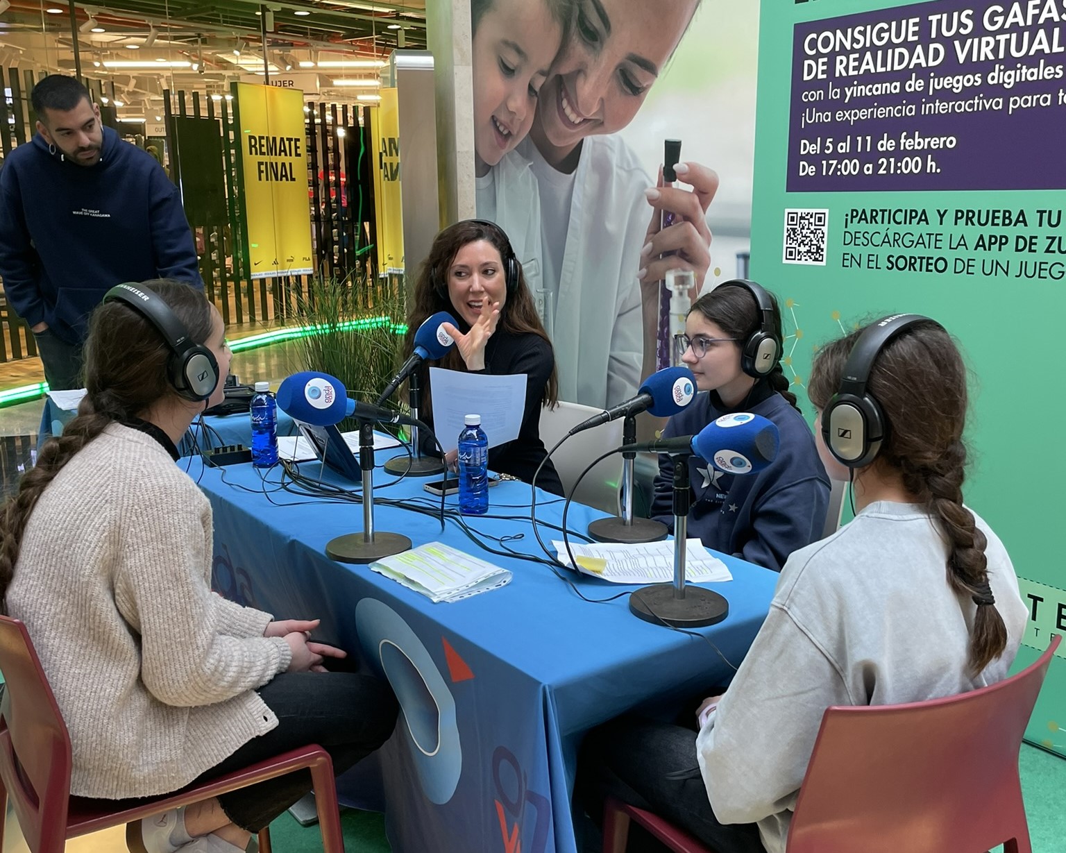 Hajar Bouhlal, Aia Fernández y Lara Martín, alumnas del aula de 1º de ESO del Instituto San Adrián