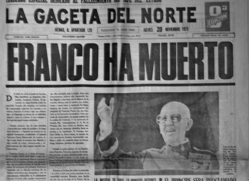 Noticia en el periódico de la muerte de Franco