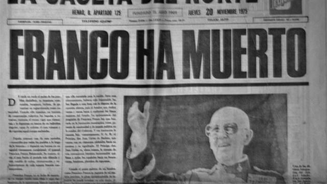 Noticia en el periódico de la muerte de Franco