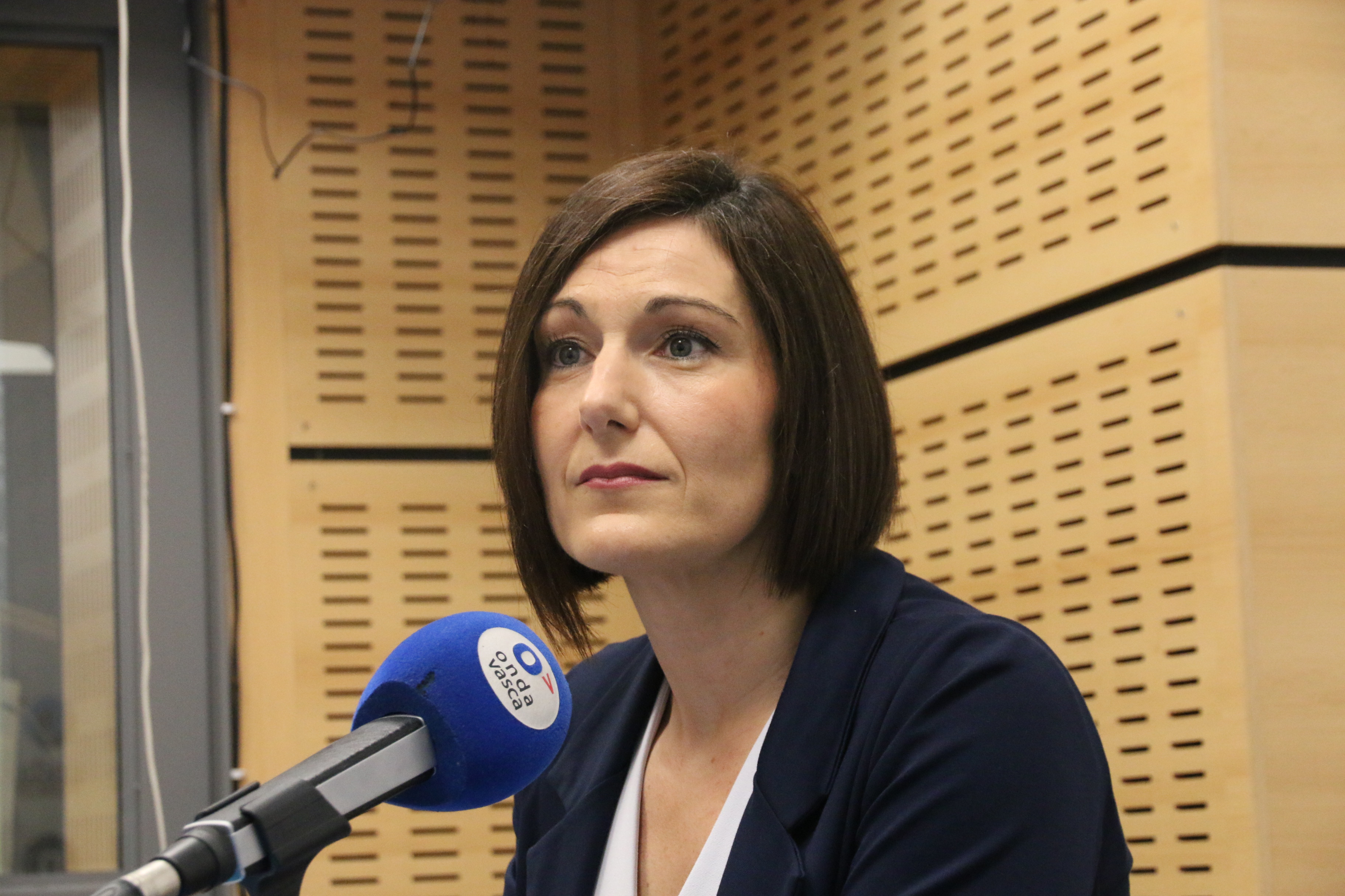 Oihane Agirregoitia, europarlamentaria del PNV en los estudios de ONDA VASCA
