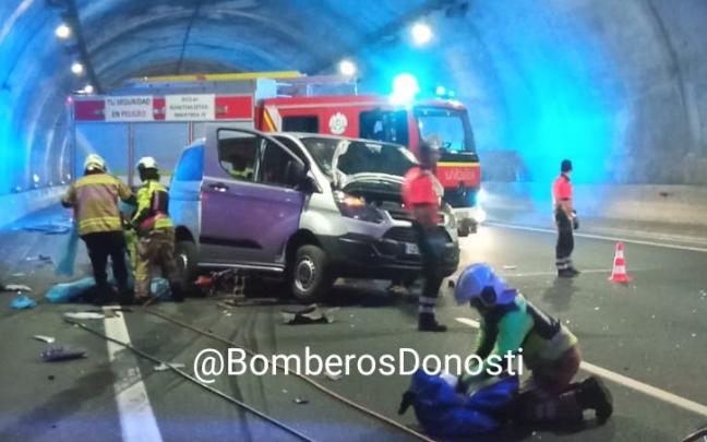 Intervención de los Bomberos de Donostia en el trágico accidente mortal ocurrido esta madrugada