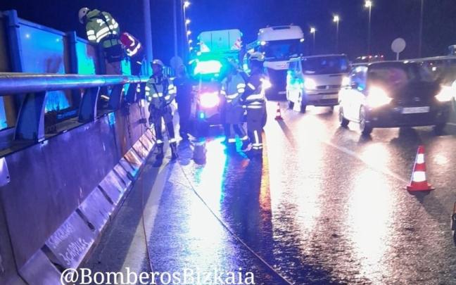 Actuación de los Bomberos de Bizkaia en tentativa de suicidio esta nochen en Rontegi | Bomberos Bizkaia