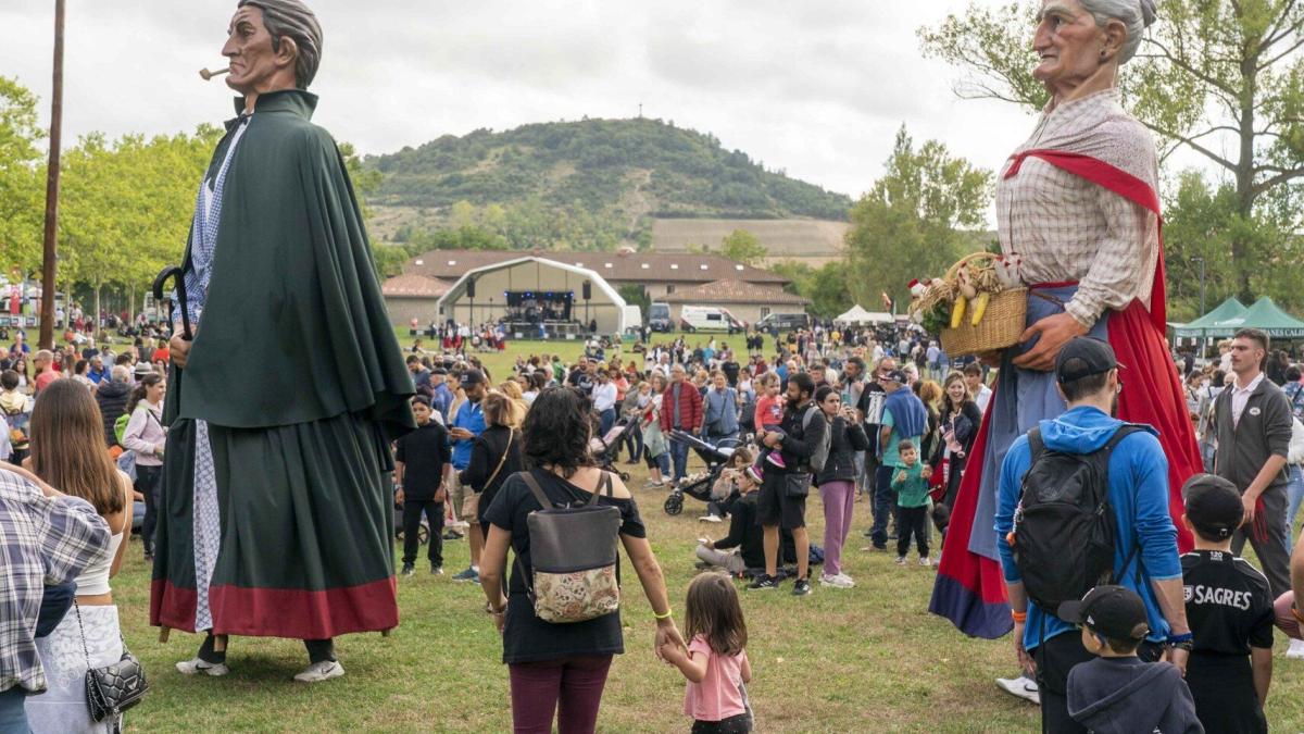 Vitoria celebra la romería de Olarizu. Álex Larretxi. 