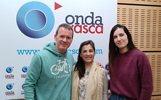 Olatz Saitua con Txema Gutiérrez e Iranzu Calvo