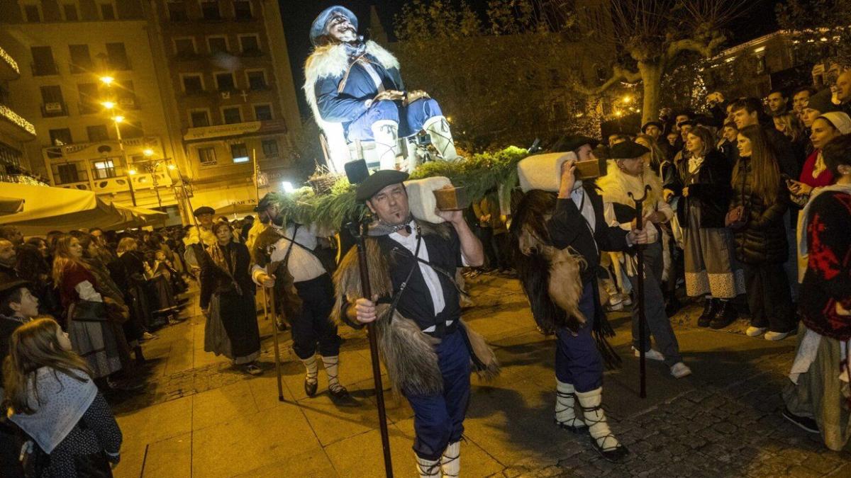 Desfile de Olentzero por las calles de Pamplona el año pasado Iban Aguinaga