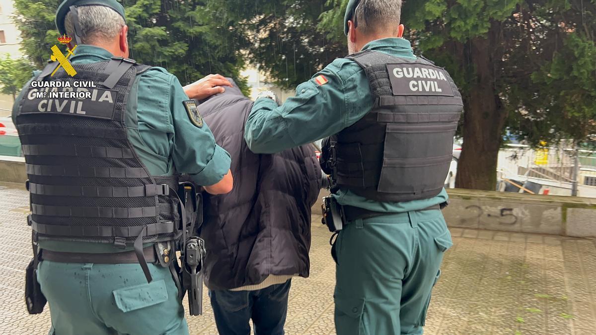 Veinte detenidos en Bizkaia por estafar más de cuatro millones de euros en estafas. GC