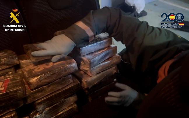 Droga incautada en un control rutinario de la AP-68 en Arrigorriaga. CEDIDA