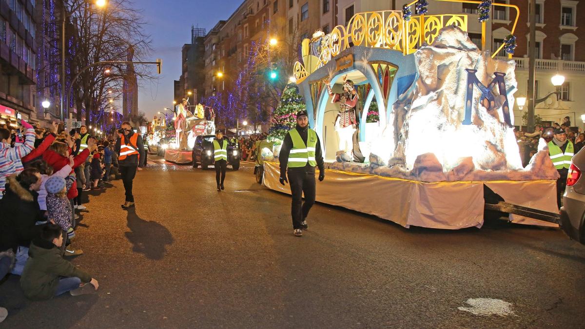 Operativo especial durante la cabalgata de los Reyes Magos en Bilbao. BILBAO.EUS