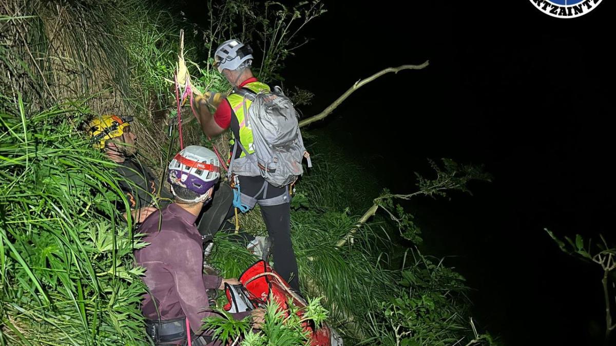 Los jóvenes rescatados estaban os jóvenes que estaban realizando una travesía en una cueva de Sierra Salvada