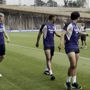 Oskarsson, Yangel y Aramburu sobre el césped de Zubieta. REAL SOCIEDAD