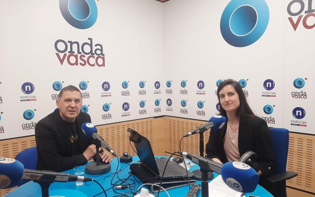 Arnaldo Otegi en los estudios de ONDA VASCA