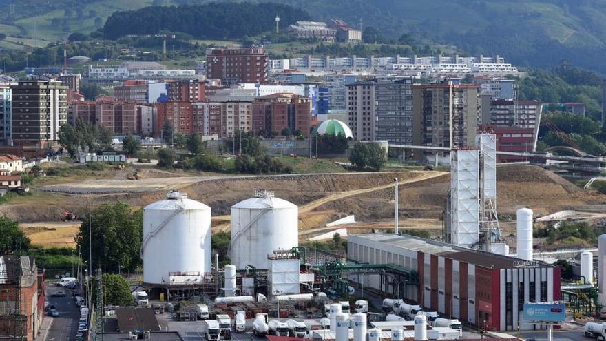 La empresa Oxinorte se ha comprometido a parar su actividad en horario de tarde-noche durante 3 días | J.M. Martínez, Deia