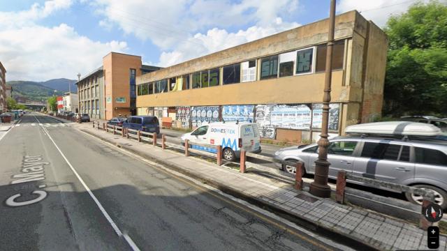 Imagen de uno de los pabellones situados en Kale Nagusia de Lasarte-Oria / Google Maps