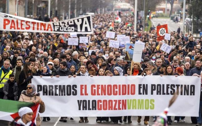 Multitudinaria marcha a favor de Palestina en Pamplona Iban Aguinaga Multitudinaria marcha a favor de Palestina en Pamplona Iban Aguinaga