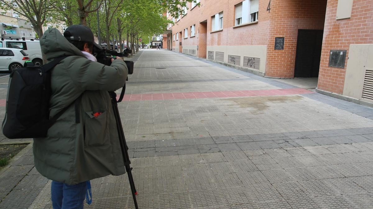 Edificio en el que ha muerto una mujer al precipitarse desde una tercera planta en San Jorge Patxi Cascante