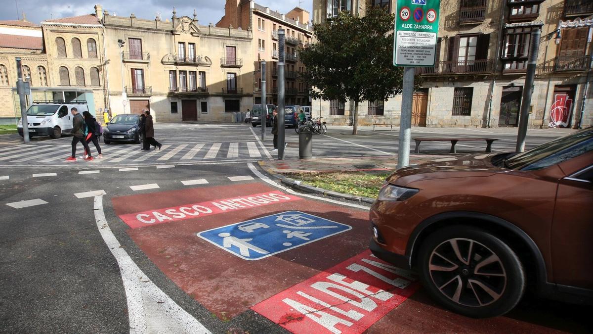 Acceso vigilado con cámaras al Casco Viejo. Javier Bergasa
