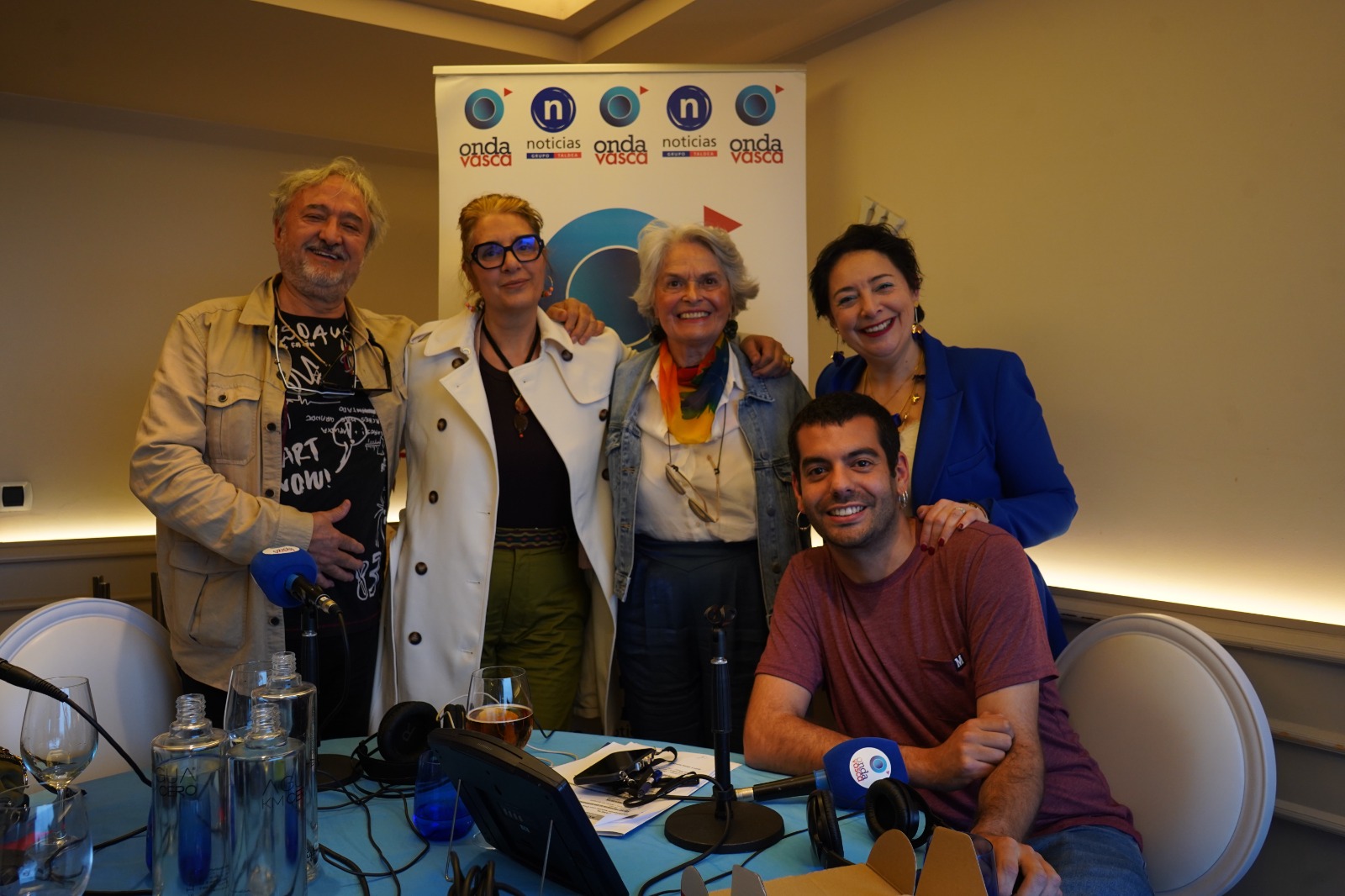 Participantes de la tertulia Isabella Bilbao, Rafael Carretero y Blanca Luango