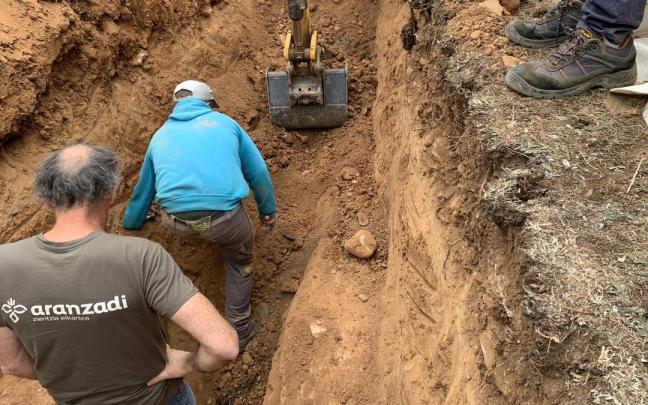 Las labores de exhumación en el cementerio de Jaca han sido realizadas por Aranzadi. AYTO. GALDAKAO